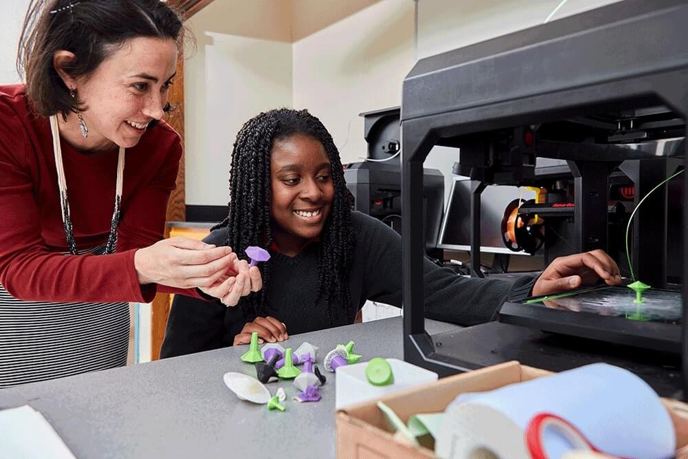 Renbrook students using 3D printer