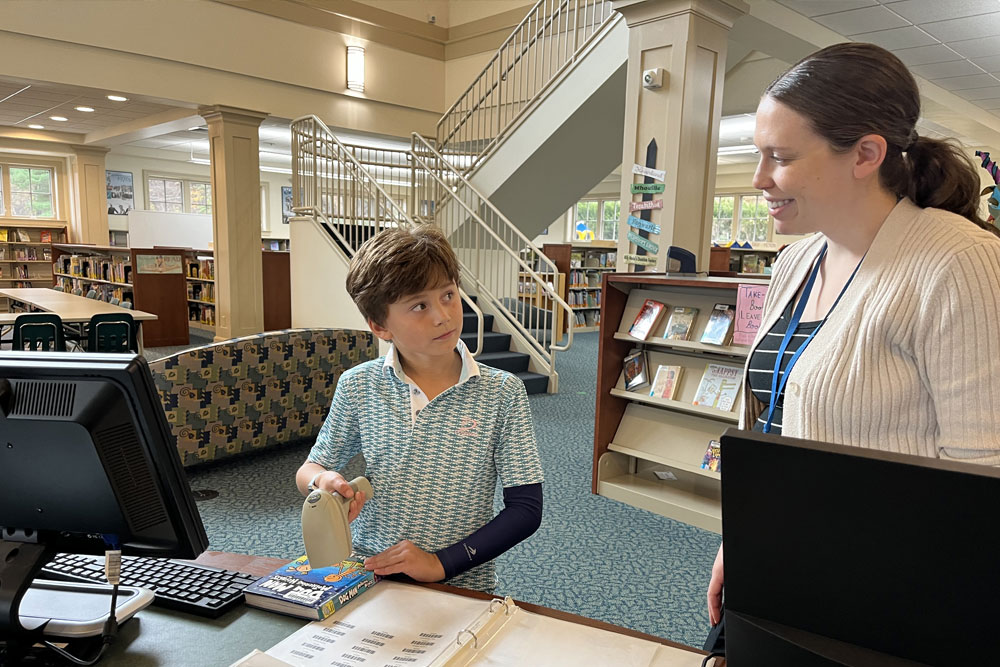 librarian and student