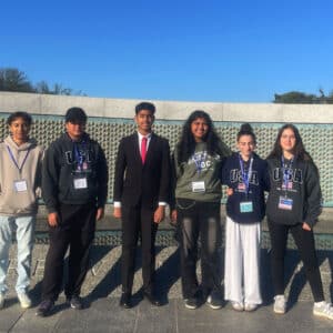 6 eighth-greade students posing for a picture in Washington DC